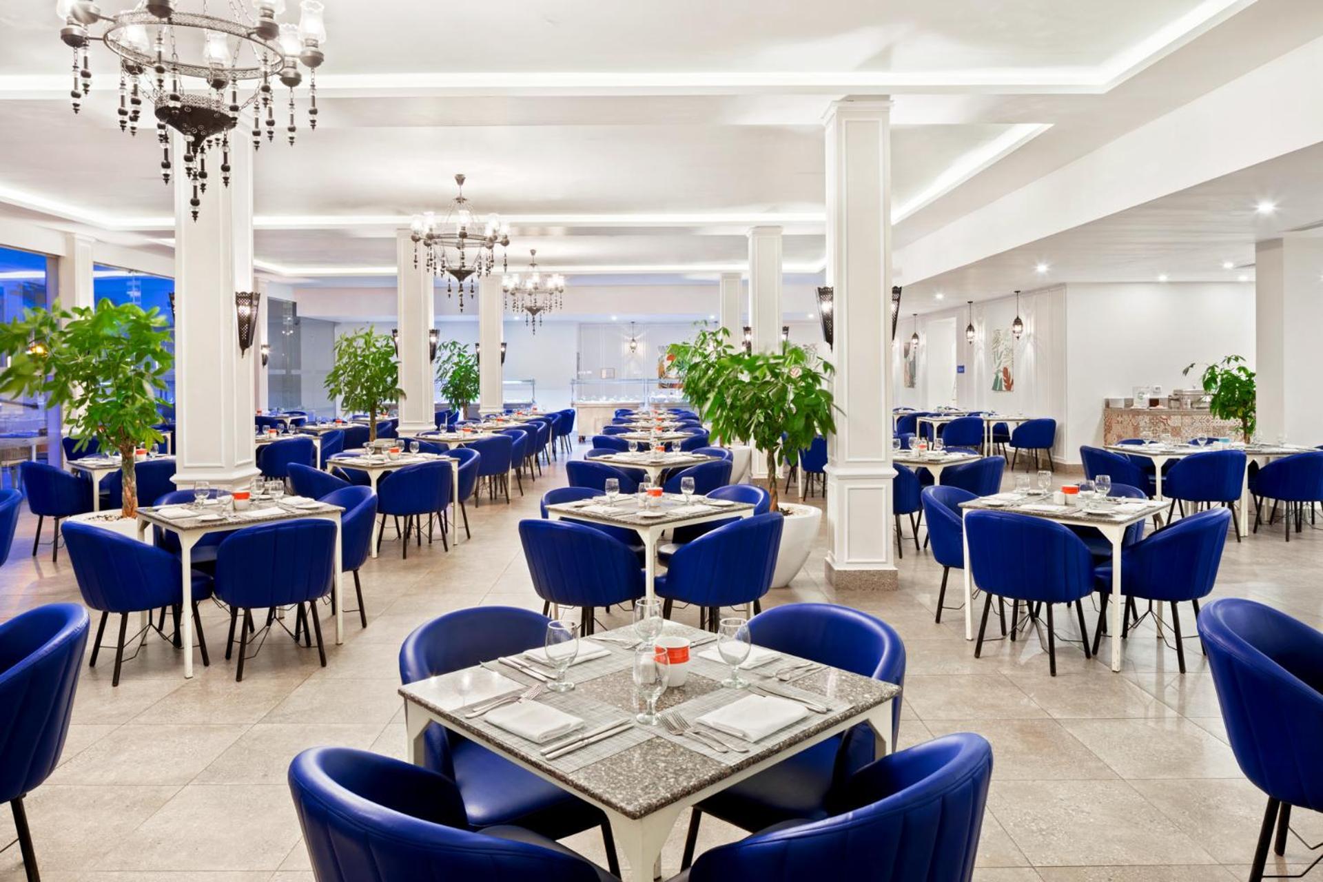 Pickalbatros Oasis Port Ghalib Hotel Exterior photo The restaurant
