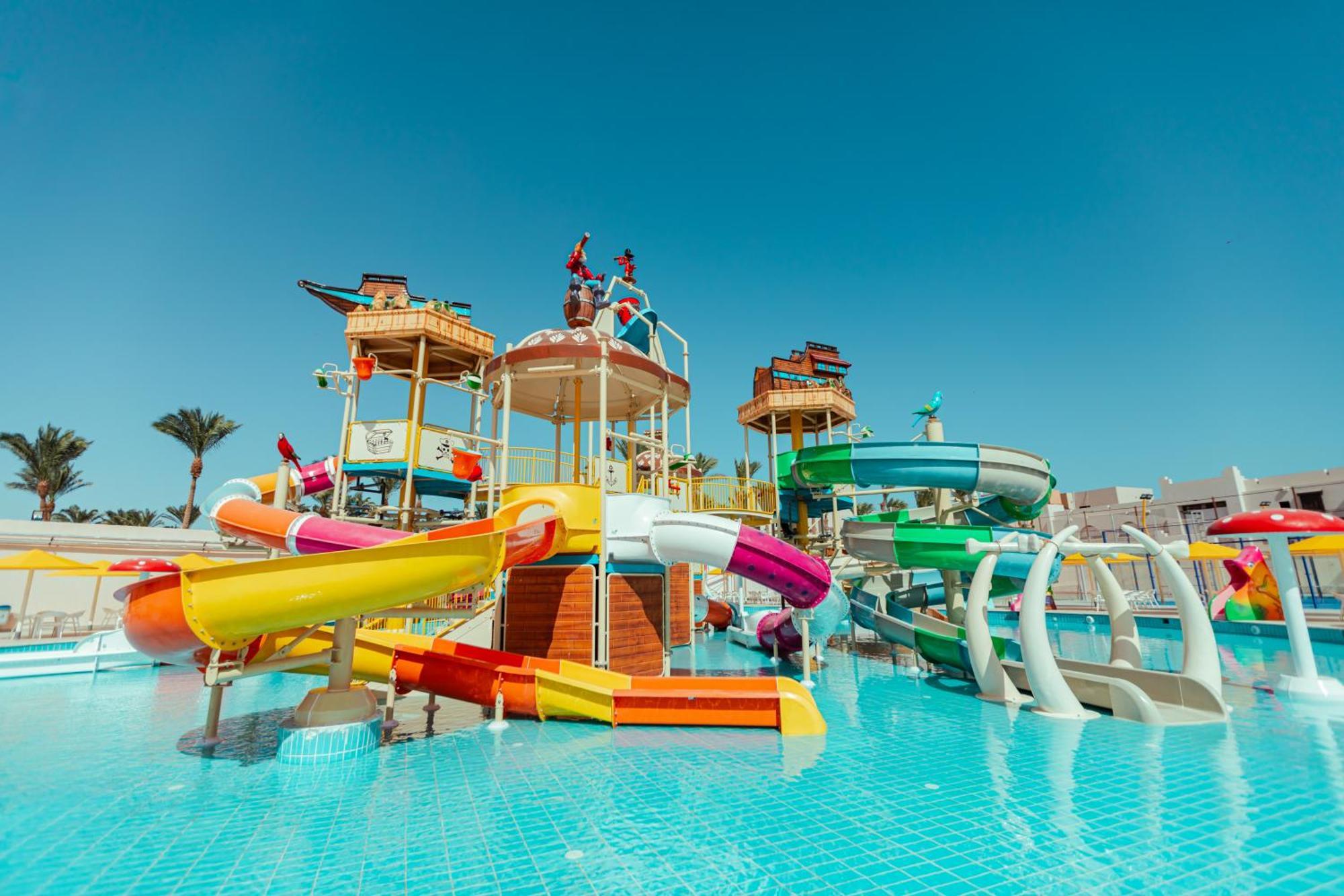 Pickalbatros Oasis Port Ghalib Hotel Exterior photo Aqua Park